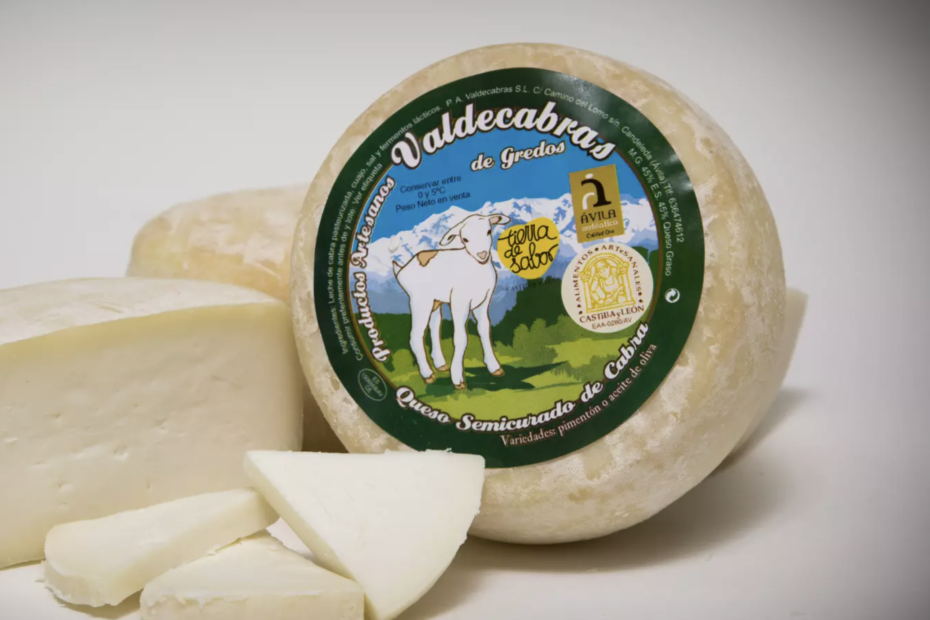 Quesería Valdecabras. Queso de cabra artesano. Queso artesano de leche de cabra en provincia de Ávila. Queso de cabra curado al natural. Queso de autor. Queso 100% artesano.